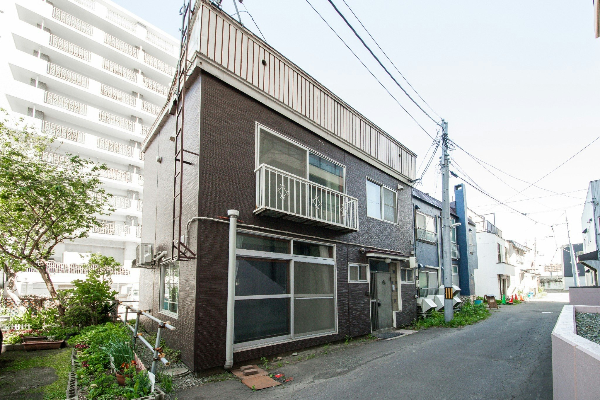 THE MIDDLE【The only detached house in Susukino】